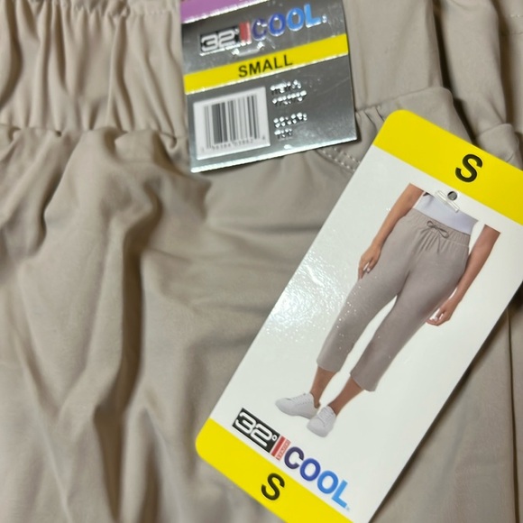 NEW 32 Degrees Cool Women's Pull On Active Capri drawstring pockets Tan - Picture 3 of 6